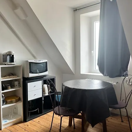 Des Halles - D'hotes 萨韦奈