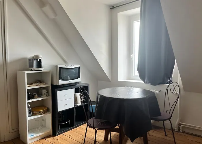 Des Halles - D'hotes 萨韦奈