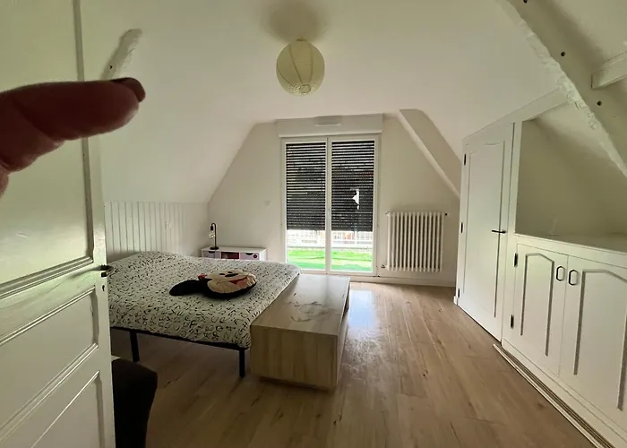 Des Halles - D'hotes 住宿加早餐酒店 萨韦奈